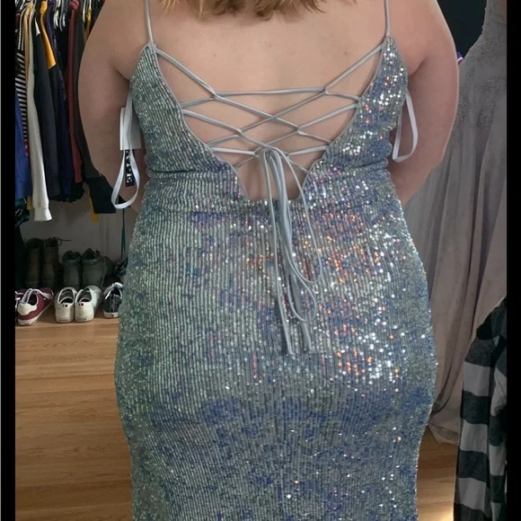 Prom dress - Picture 2 of 2